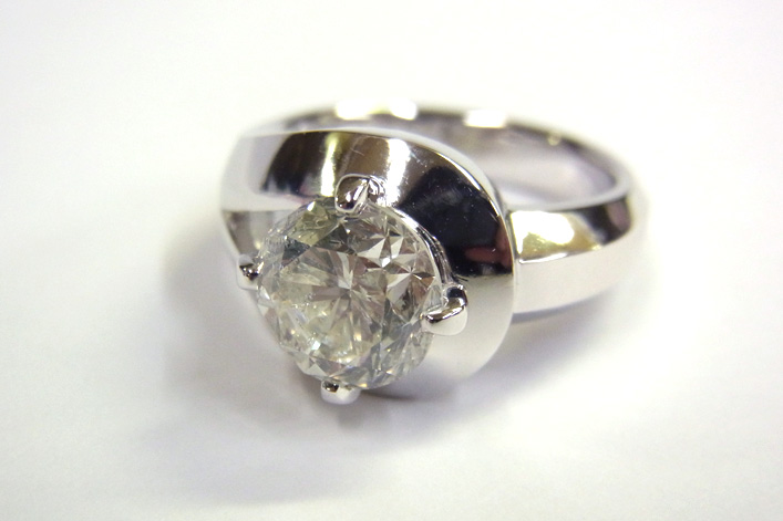 3ctのダイヤモンドリングリフォーム - ジュエリーリフォーム事例｜ダイヤの指輪などのリフォームならジュエリー服部